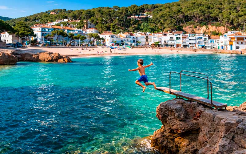 Essential coves of the Costa Brava, Tamariu