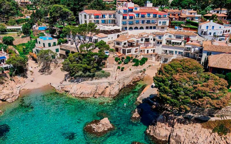 Enjoy the festivals from Hotel Aigua Blava