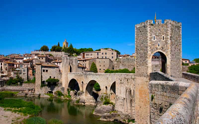Pueblos más bonitos de Girona, Besalú