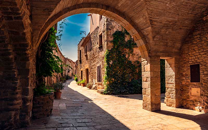 Pueblos medievales Costa Brava, Monells